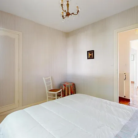 2 Bedroom Beautiful In בית נופש