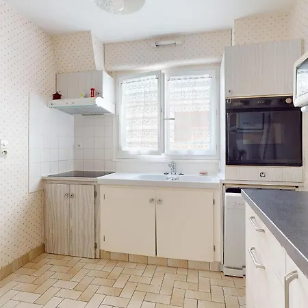 בית נופש 2 Bedroom Beautiful In *