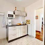 2 Bedroom Beach Front Home In Royan Hébergement de vacances *