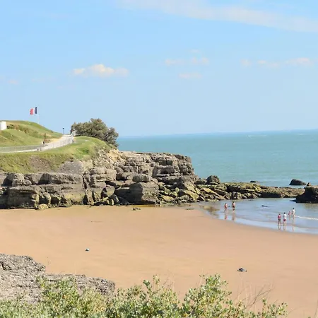 2 Bedroom Beautiful In * Royan