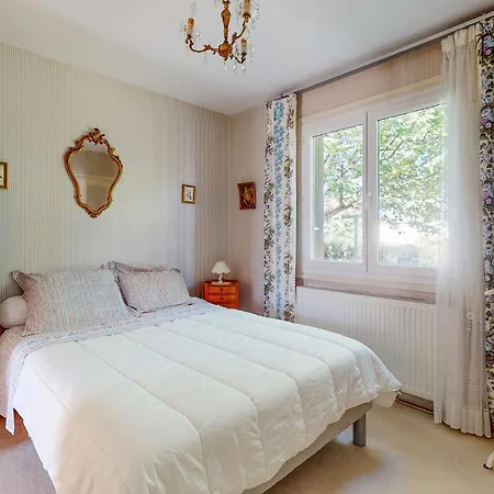 2 Bedroom Beautiful In Prázdninový dům Royan