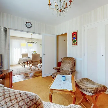 2 Bedroom Beautiful In Royan