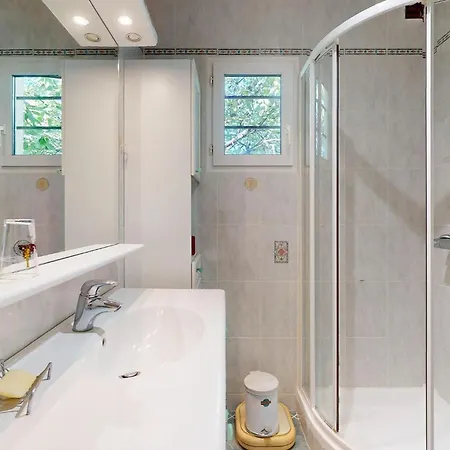 2 Bedroom Cozy In Semesterbostad *