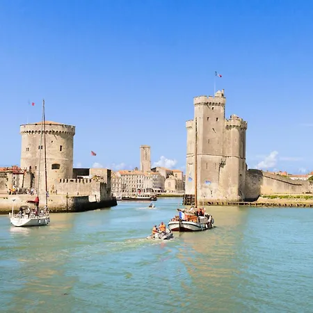 Сasa de vacaciones 2 Bedroom Cozy In *