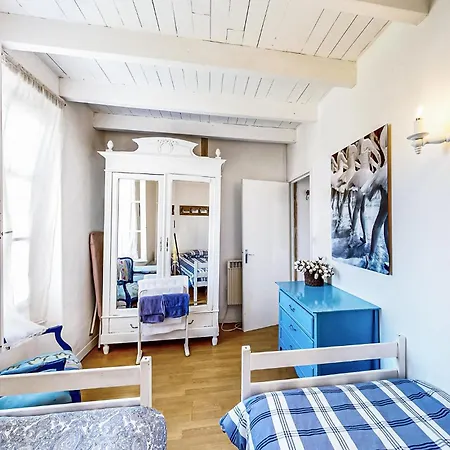 2 Bedroom Cozy In Holiday home *