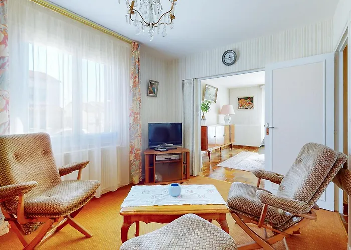 2 Bedroom Cozy In Dom wakacyjny *