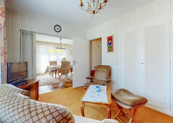 2 Bedroom Cozy In Royan
