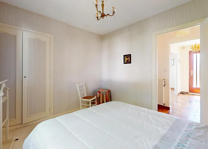 2 Bedroom Cozy In Dom wakacyjny